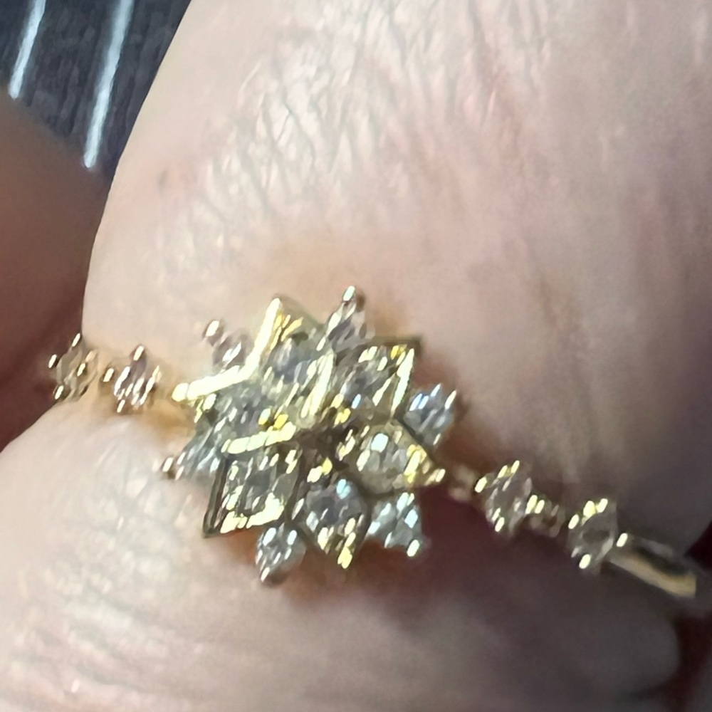 🆕️ ❄Snowflake crystal flower ring - Picture 8 of 8